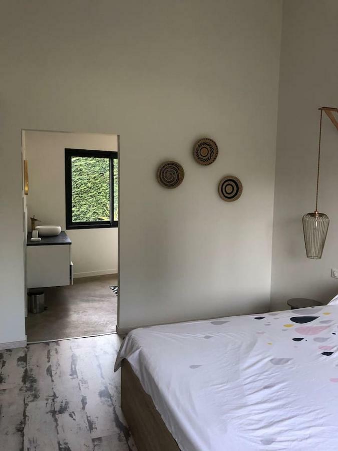Guesthouse Proche Bordeaux เอซีนส์ ภายนอก รูปภาพ